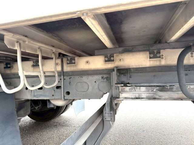 いすゞフォワード冷凍車（冷蔵車）増トン（6t・8t）[写真14]