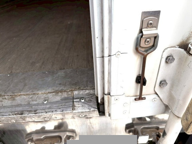 いすゞフォワード冷凍車（冷蔵車）増トン（6t・8t）[写真20]