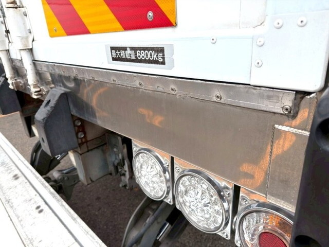 いすゞフォワード冷凍車（冷蔵車）増トン（6t・8t）[写真22]