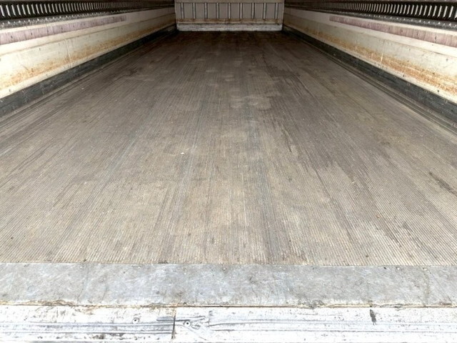 いすゞフォワード冷凍車（冷蔵車）増トン（6t・8t）[写真08]