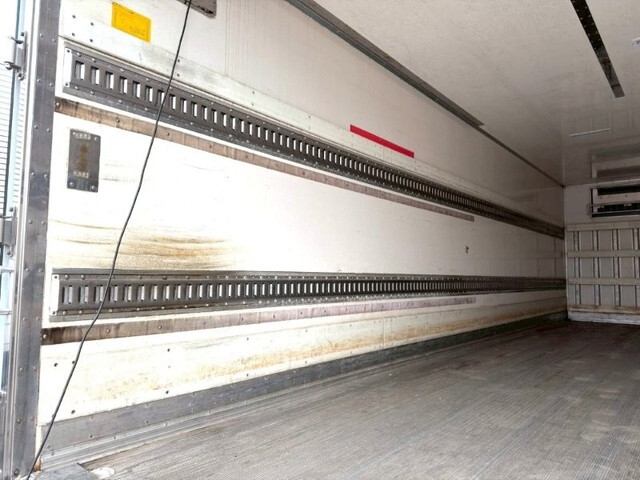 いすゞフォワード冷凍車（冷蔵車）増トン（6t・8t）[写真09]