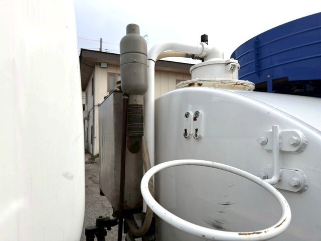 日野デュトロバキュームカー小型（2t・3t）[写真10]