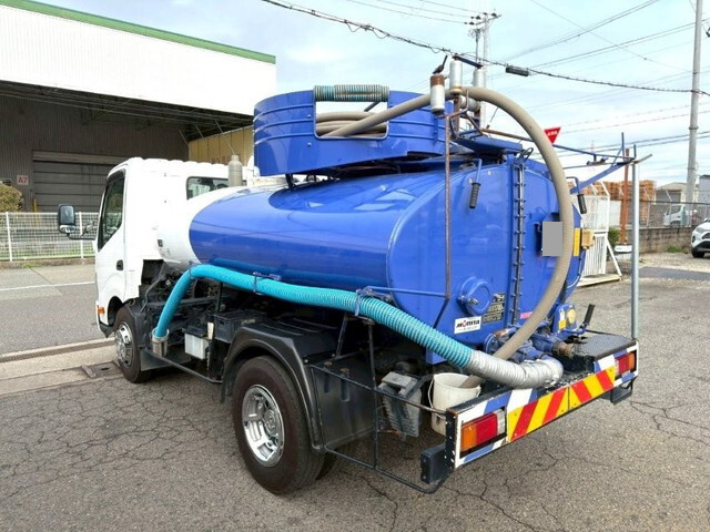 日野デュトロバキュームカー小型（2t・3t）[写真02]