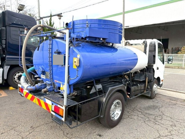 日野デュトロバキュームカー小型（2t・3t）[写真04]