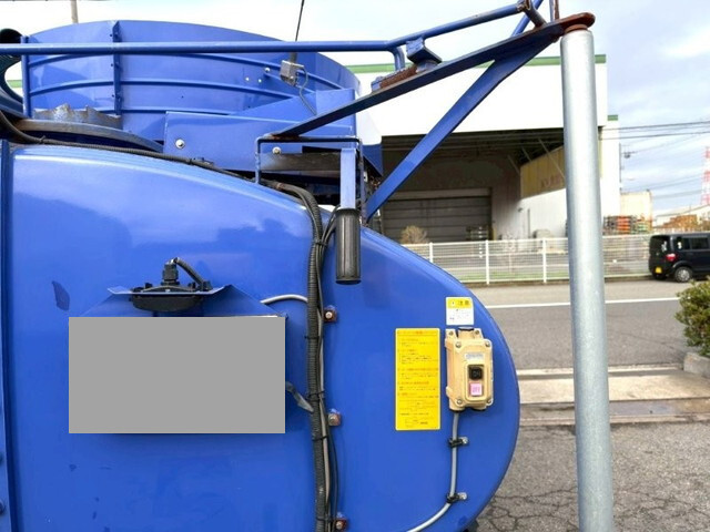 日野デュトロバキュームカー小型（2t・3t）[写真07]