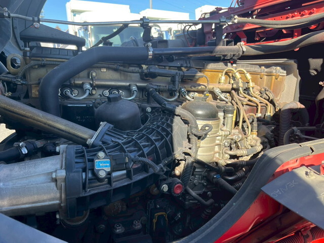 三菱ふそうスーパーグレートトレーラーヘッド（トラクターヘッド）大型（10t）[写真11]