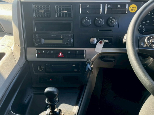 三菱ふそうスーパーグレートトレーラーヘッド（トラクターヘッド）大型（10t）[写真15]