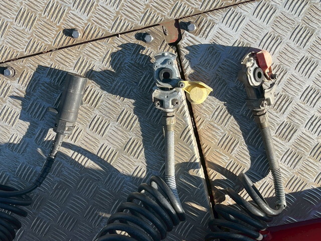 三菱ふそうスーパーグレートトレーラーヘッド（トラクターヘッド）大型（10t）[写真20]