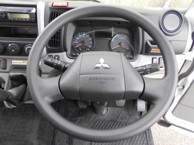 三菱ふそうキャンタークレーン5段小型（2t・3t）[写真32]