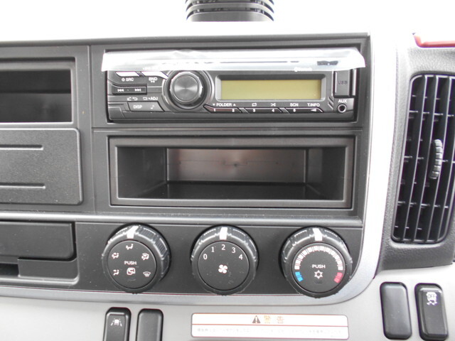 三菱ふそうキャンタークレーン5段小型（2t・3t）[写真34]