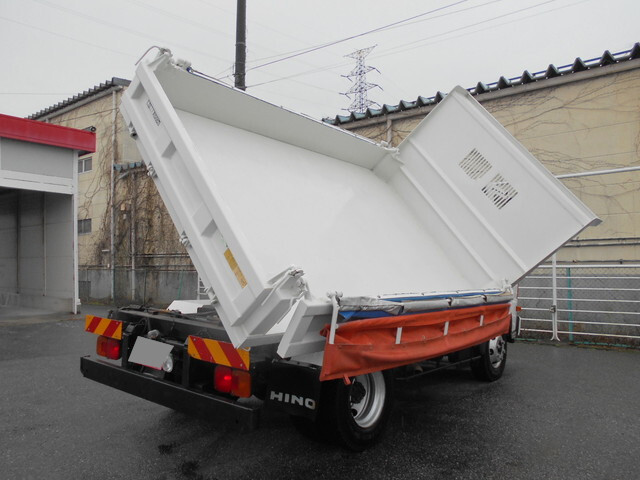 日野レンジャー三転ダンプ中型（4t）[写真02]