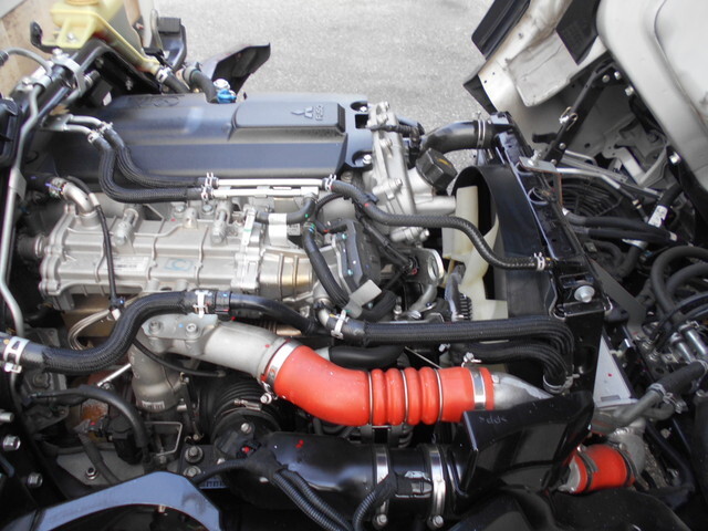 三菱ふそうキャンター平ボディ小型（2t・3t）[写真16]