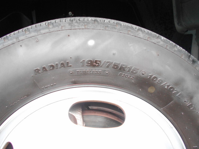 三菱ふそうキャンター平ボディ小型（2t・3t）[写真23]