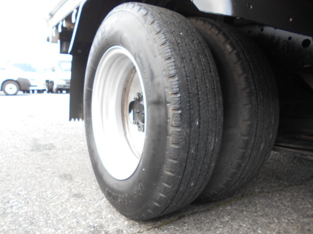 三菱ふそうキャンター平ボディ小型（2t・3t）[写真24]