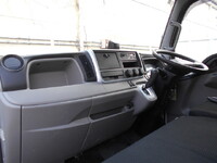 三菱ふそうキャンター平ボディ小型（2t・3t）[写真28]