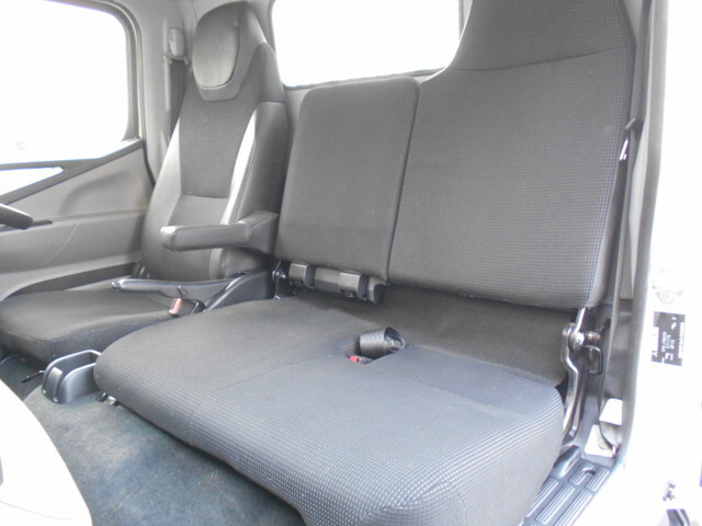 三菱ふそうキャンター平ボディ小型（2t・3t）[写真28]