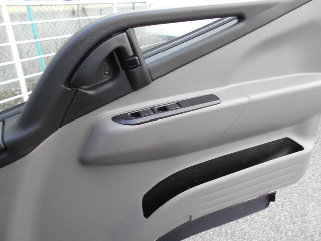 三菱ふそうキャンター平ボディ小型（2t・3t）[写真37]