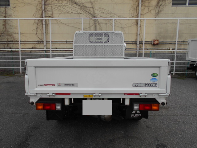 三菱ふそうキャンター平ボディ小型（2t・3t）[写真08]