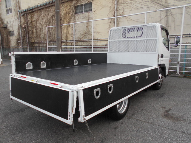 三菱ふそうキャンター平ボディ小型（2t・3t）[写真09]