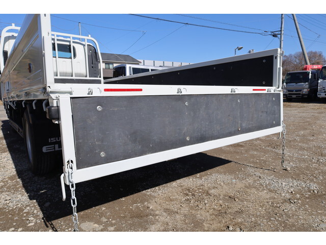 いすゞエルフ平ボディ小型（2t・3t）[写真18]