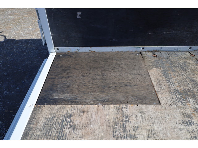 いすゞエルフ平ボディ小型（2t・3t）[写真21]