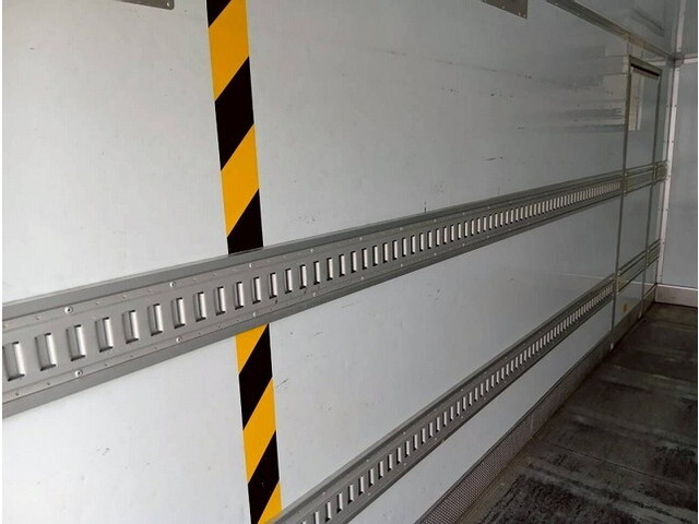 日野デュトロ冷凍車（冷蔵車）小型（2t・3t）[写真10]