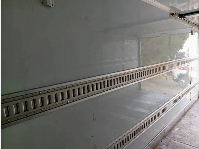 日野デュトロ冷凍車（冷蔵車）小型（2t・3t）[写真12]