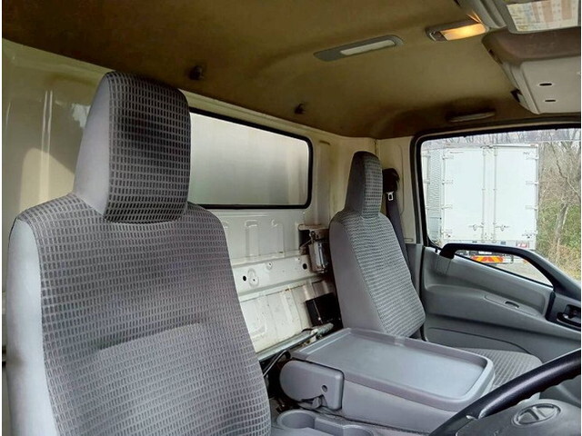 日野デュトロ冷凍車（冷蔵車）小型（2t・3t）[写真21]