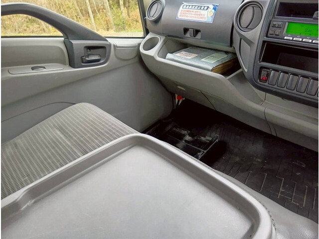 日野デュトロ冷凍車（冷蔵車）小型（2t・3t）[写真29]