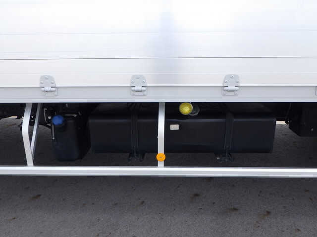 いすゞフォワードアルミウイング中型（4t）[写真12]