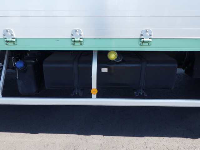 いすゞフォワードアルミウイング中型（4t）[写真16]