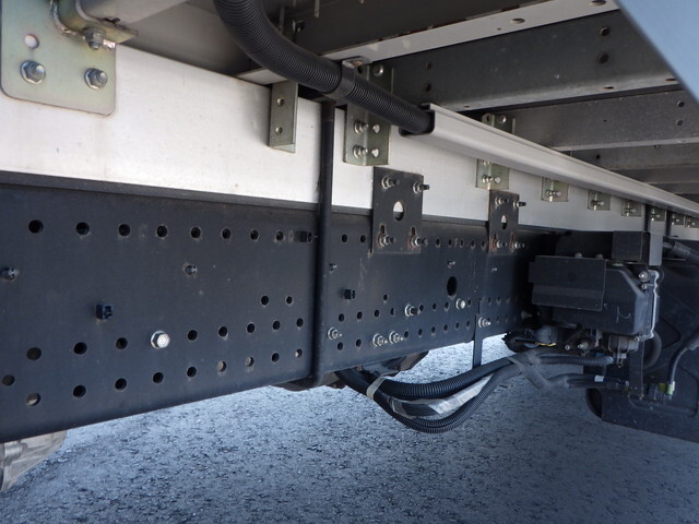 いすゞフォワードアルミウイング中型（4t）[写真17]