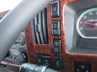 いすゞフォワードアルミウイング中型（4t）[写真36]