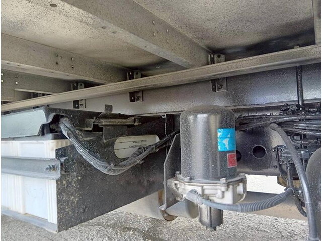 日野レンジャーアルミウイング中型（4t）[写真30]