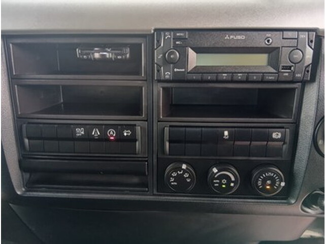 三菱ふそうファイター平ボディ中型（4t）[写真24]