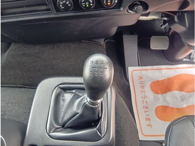 三菱ふそうファイター平ボディ中型（4t）[写真25]