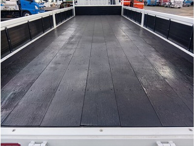 三菱ふそうファイター平ボディ中型（4t）[写真07]