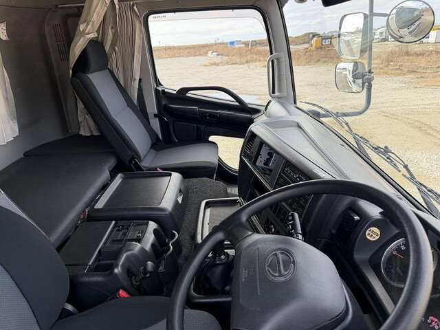 日野プロフィアクレーン3段大型（10t）[写真33]