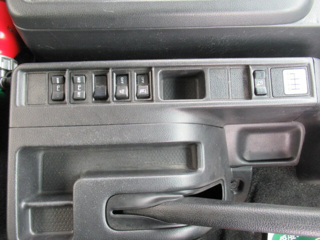 日野レンジャーアルミウイング中型（4t）[写真32]