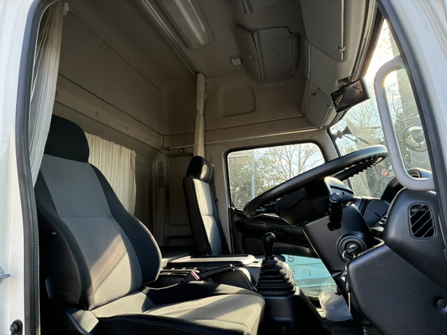 日野レンジャーアルミウイング中型（4t）[写真18]