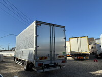 日野レンジャーアルミウイング中型（4t）[写真09]