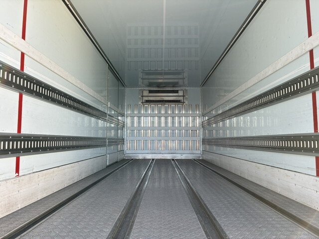 いすゞフォワード冷凍車（冷蔵車）中型（4t）[写真10]