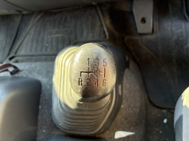 いすゞフォワード冷凍車（冷蔵車）中型（4t）[写真18]