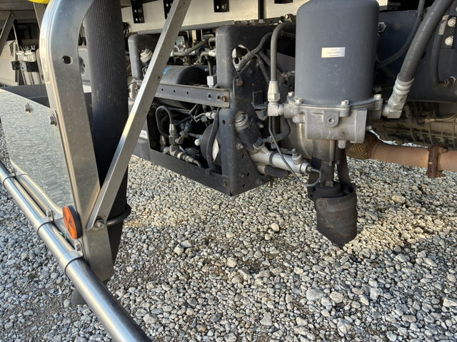 いすゞフォワード冷凍車（冷蔵車）中型（4t）[写真25]