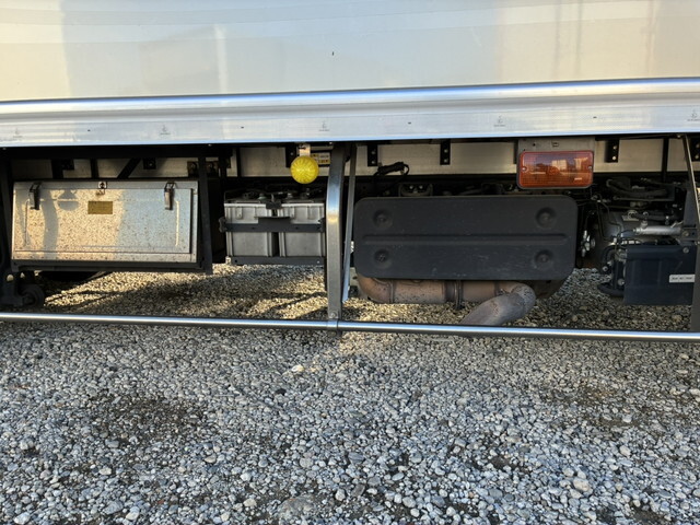 いすゞフォワード冷凍車（冷蔵車）中型（4t）[写真26]