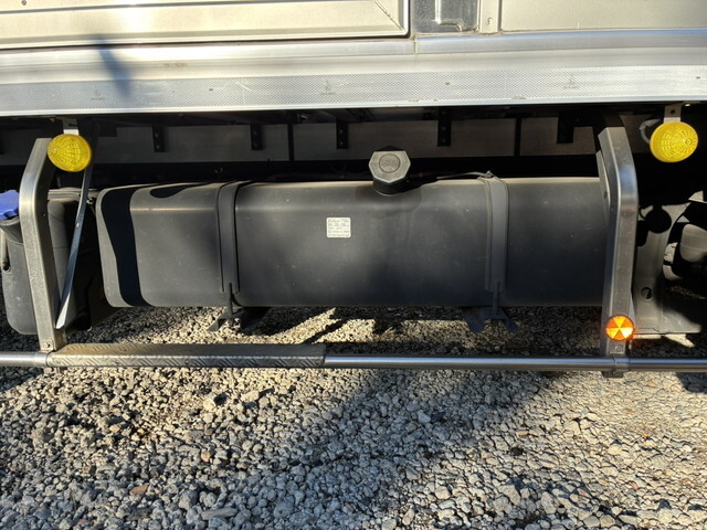 いすゞフォワード冷凍車（冷蔵車）中型（4t）[写真32]