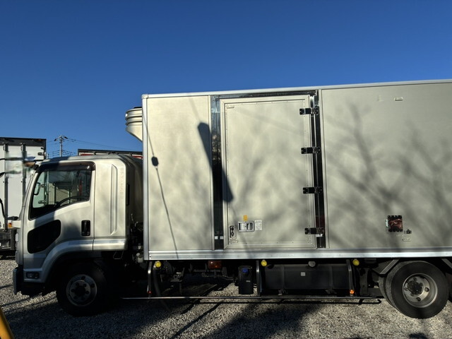 いすゞフォワード冷凍車（冷蔵車）中型（4t）[写真06]