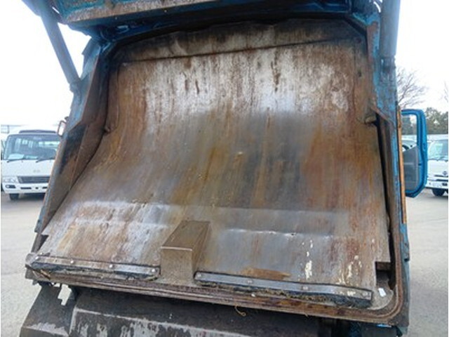 日野デュトロパッカー車（塵芥車）小型（2t・3t）[写真10]