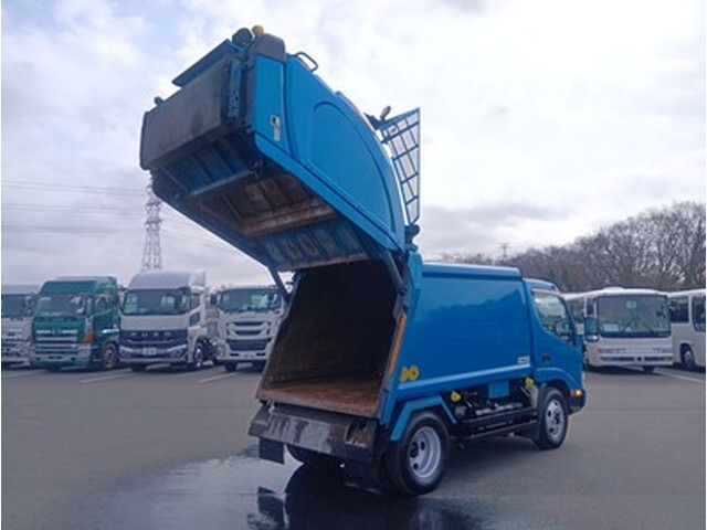 日野デュトロパッカー車（塵芥車）小型（2t・3t）[写真08]