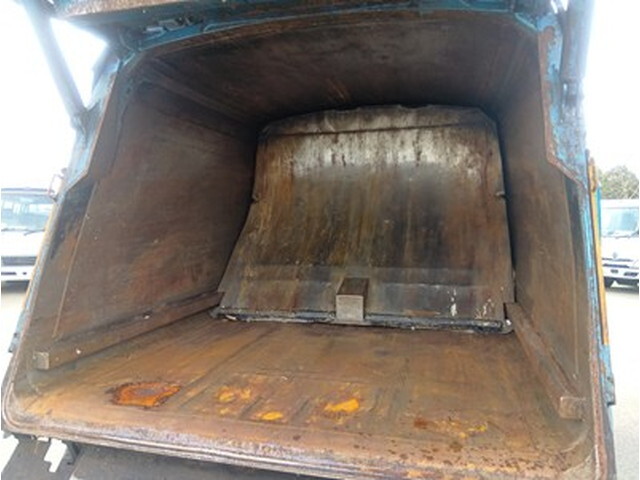 日野デュトロパッカー車（塵芥車）小型（2t・3t）[写真09]
